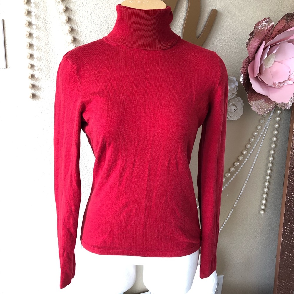 Sexy Red turtleneck!!